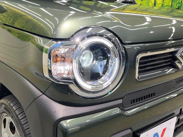 【LEDヘッドライト】悪天候や夜間走行時も良好な視界を確保し安心して運転できる高輝度LEDヘッドライトを装備！点灯速度が早く、消費電力も抑えられています。