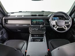 認定中古車　スライディングサンルーフ　固定式サイドステップ　アダプティブクルーズコントロール　純正19インチブラックホイール　シートヒーター　3Dサラウンドカメラ　プライバシーガラス　ETC2.0