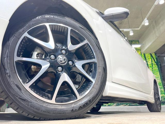 【純正16インチアルミホイール】外観にマッチした純正アルミホイールを装着しております。各種社外アルミホイールや、スタッドレスタイヤも取扱いしております。是非ご相談ください♪