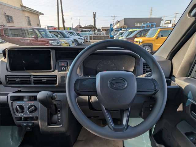 ☆訳アリ目玉車とは☆　品質が高い車両だけど少しだけ訳アリな商品です。展示期間が長い車両/キズや汚れが少しある/下取り車などで中間マージン無しなどの理由です。