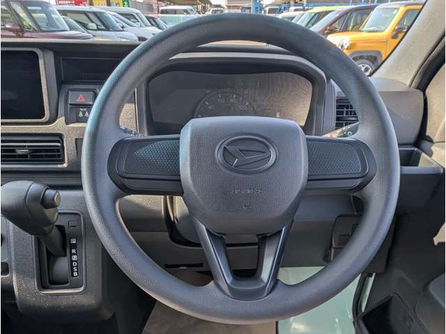 ☆ご掲載中の車両に関して☆　気になる点や知りたいことがあればお気軽にお問い合わせ・お電話くだいませ！すぐに詳しい営業のスタッフから詳しいお話を致します！
