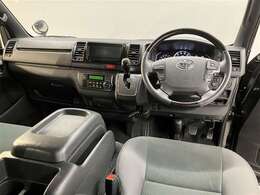 全車種、走行距離無制限の1年間無料保証付き！全国5000ケ所に及ぶトヨタサービス店舗の安心ネットワーク！＊オプションで3年間延長保証にも変更可能です＊