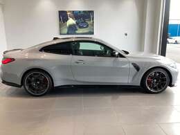 全国から多くのお問合せを頂くため、ご検討車両のキープはできかねます。早い者勝ちとなってしまいますので、お早めのご検討をおすすめいたします。