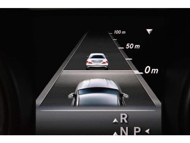 5つのレーダーセンサーとカメラを用いた先進の安全運転支援システム！先行車との車間や速度を適切に保持するとともに、時速0km/hまで減速する渋滞追従機能を備えたディストロニック・プラス搭載