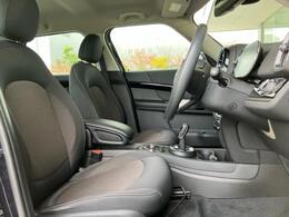 「この車の写真をもっと見たい」「状態が気になる」「この装備はついている？」どんな小さな疑問でもお気軽にお問い合わせください！