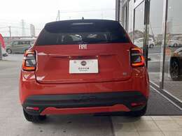 ピクセルパターンを用いたテールランプで先進的な印象を与えます