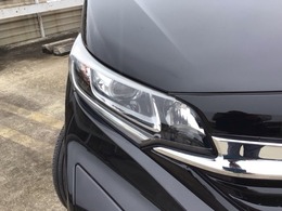 【LEDヘッドライト】ディスチャージヘッドライト（HID）と同等の明るさで、夜道や雨天走行が明るく視界良好！！　フォグライトも装備で、安心感さらにUPです♪安心ドライブを楽しんで下さい♪
