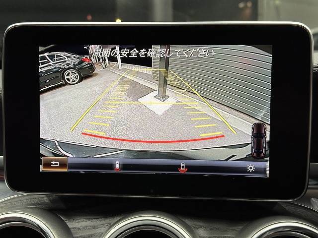 フルカラーバックカメラ装備です。バック駐車時に後方を目視で確認が可能です。