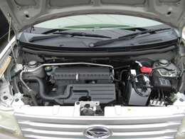 クリーニング済みのエンジンルームになります♪