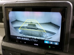 バックカメラもあるので後退時も安心です。