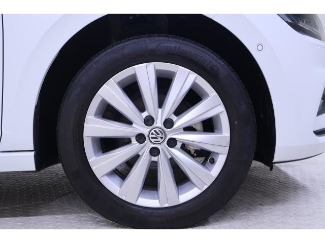 Das WeltAuto独自の項目チェックリストに基づき、入念に車両チェックとクリーニングを実施。美しく高品質な車をご提供します。