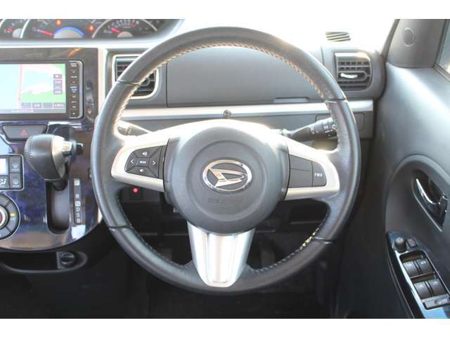 当店の車輌をご覧頂き有難うございます。お問合せは0066-9711-198310（カーセンサーnet無料電話）までお気軽にどうぞ♪