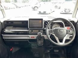 【インパネ全体】車内の雰囲気でお車の印象も変わります。自分好みのお車を見つけていきましょう！