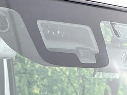 【スズキ　セーフティサポート】走行中に前方の車両等を認識し、衝突しそうな時は警報とブレーキで衝突回避と被害軽減をアシスト。より安全にドライブをお楽しみいただけます。