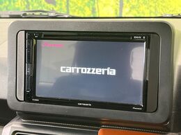 【ディスプレイオーディオ】お持ちのスマホやMP3プレイヤーとの無線接続で音楽再生が可能！コードで繋ぐわずらわしさも無く、手軽にお気に入りの音楽を楽しめます。