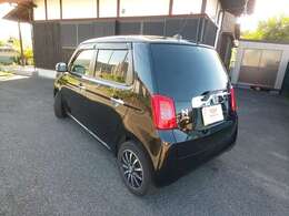 30台近くの展示車両をご用意し、ご来店お待ちしております。在庫は随時入れ替わっていますので、希望の車がない場合もちょくちょくサイトをご確認ください。