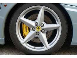 セラミックプロ、ハイモースコート、ジーゾックス、エシュロンなど各種ボディーコーティング。ホイール、インテリア、レザーシート、ウィンドガラス、ベタツキ除去などコーテイングのプロスタッフが施工します。