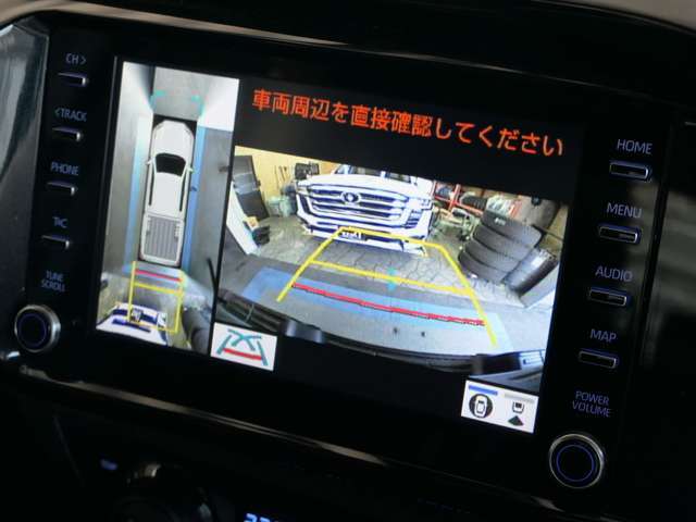 【パノラミックビューモニター】全周囲カメラがついているので駐車が苦手の方でも安心して後退可能です！ガイドラインも表示されます！クリアランスソナーと合わせて、カメラと音で周囲を確認しながら駐車が可能です