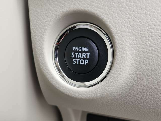 キーフリープッシュスタート装着車ですので、ブレーキを踏んでボタンを押すことでエンジンを始動することが出来ます！