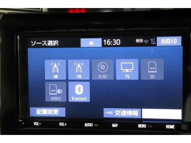 CD・DVD・SDオーディオ・Bluetoothオーディオ再生可能。SDカードへの音楽録音も可能。フルセグTV視聴可能。