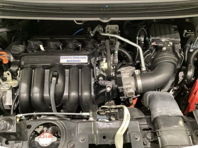 ホンダスタッフがしっかり整備して保証付きにてお渡し致します。エンジンルーム＆室内ルームともにクリーニング済みで清潔です。快適なドライブをお楽しみください。