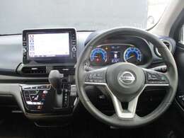 デイズの運転席廻りになります。