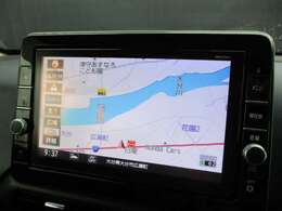 日産純正の地デジ対応ナビゲーションが装着されてます。