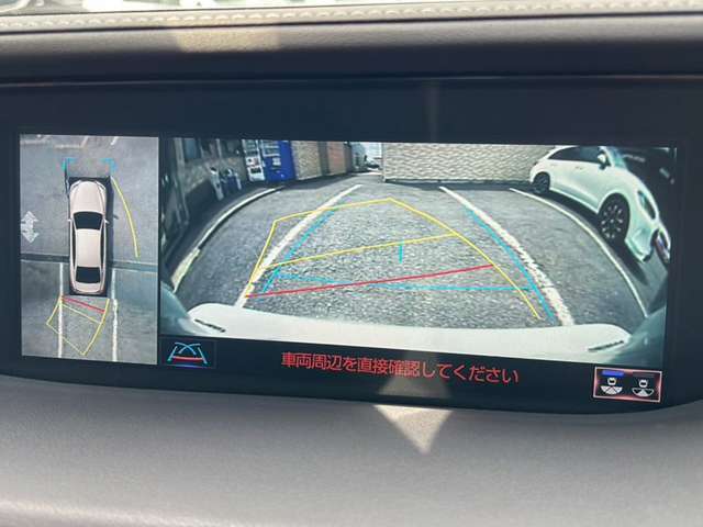 パノラミックビューモニターを装備！上から車両を見下ろしたような映像をナビ画面に表示できます。車両前後左右に搭載した4つのカメラ映像を継ぎ目なく合成！目視では見えない部分もリアルタイムで見れます。