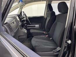 【助手席】きれいな助手席なので家族や友だちに乗ってもらっても安心です！