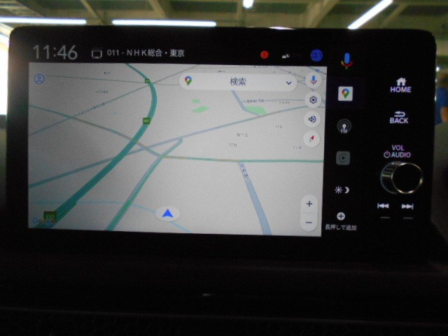 Bluetoothオーディオ・アップルカープレイ対応の純正コネクトナビを装備しております！インパネ内にスッキリとビルトイン装着されておりますので、運転時に視界の妨げになる事もありません。