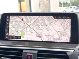 ●BMW純正ナビ:一体感のあるナビは、高級感ある車内を演出してくれます。Bluetooth再生などオーディオ機能も充実しておりますので、運転もより楽しめます♪
