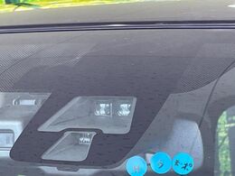 【インテリジェントエマージェンシーブレーキ】フロントカメラで前方の車両や歩行者を検知。衝突しそうな時は衝突被害軽減ブレーキが作動、衝突回避をサポート。より安全にドライブをお楽しみいただけます。