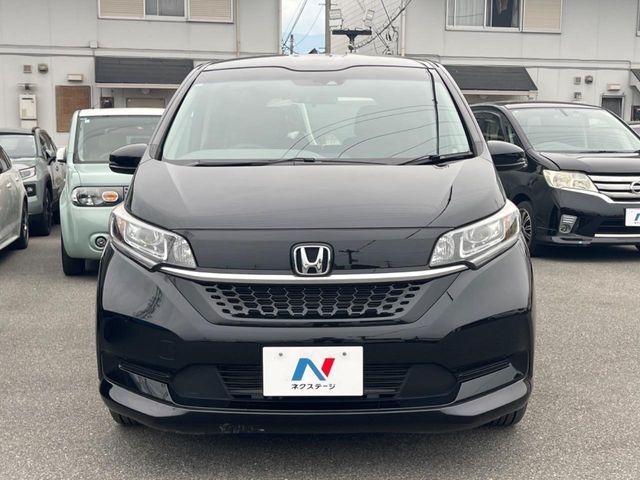弊社では、全車『修復歴なし』のお車のみ取り扱っております。専任バイヤーによる厳選した仕入れの後、入庫後の車両チェックを行い、ネクステージが認定した高品質な中古車をご提供しております。
