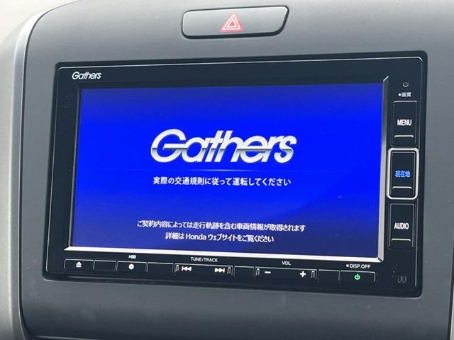 【純正ナビ】人気の純正ナビを装備。オーディオ機能も充実しており、Bluetooth接続すればお持ちのスマホやMP3プレイヤーの音楽を再生可能！毎日の運転がさらに楽しくなります！！