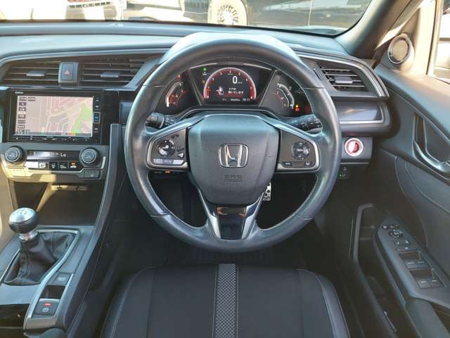 【ハンドル】『ハンドル/ステアリング』の画像になります。写真の内容に関してご不明点、ご質問等がございましたらお気軽にガリバー店舗までお問い合わせください。