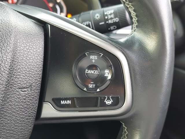 【アダプティブクルーズコントロール（ACC）】適切な車間距離を保ちながら先行車に追従走行できます！機能には限界があるためご注意ください。