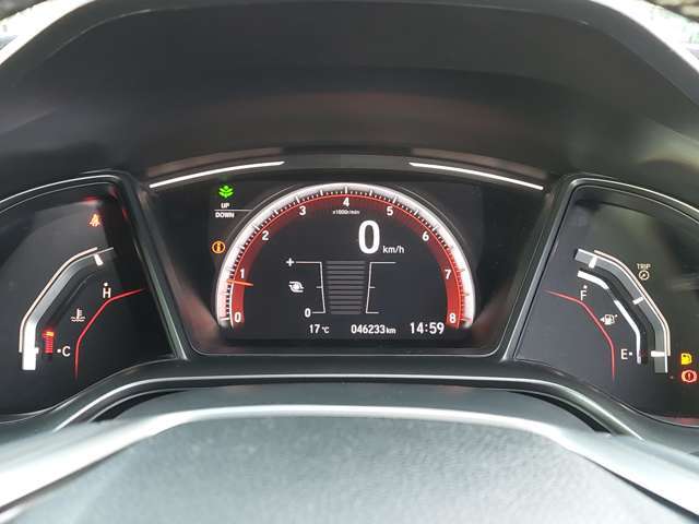 【スピードメーター】『スピードメーター』の画像になります。メーターがシンプルで見やすく運転しやすいですね！