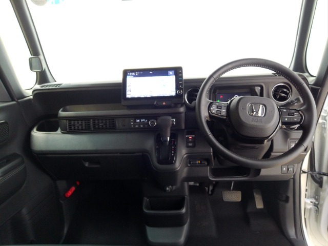 Honda車が初めての方にも扱いやすく分かりやすいインパネ周りと各種スイッチ類です。
