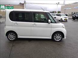 4WD☆禁煙☆走行3.3万キロ☆パワスラ☆ナビ☆TV☆ミュージックサーバー☆エコアイドル☆HIDヘッドライト☆フォグ☆スマートキー☆試乗出来ます☆下取10万円キャンペーン好評開催中詳しくはスタッフまで