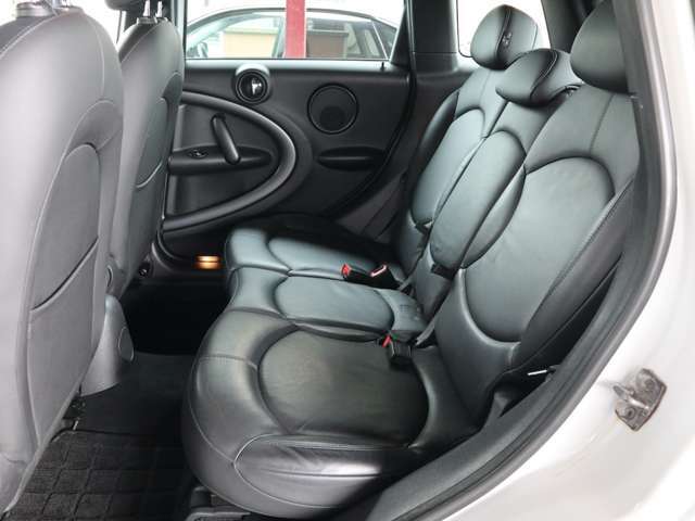 ▲「走行メ-タ-管理システム」の導入修復の有無などAIS鑑定協会に依頼し3重のチェック体制で誰もが安心してベストな1台をお選びいただけるよう日々取り組んでおります。