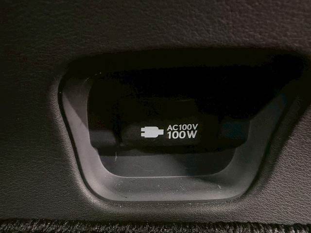 【AC100V】コンセント付きですので家庭用電化製品が車内でご利用いただけます。