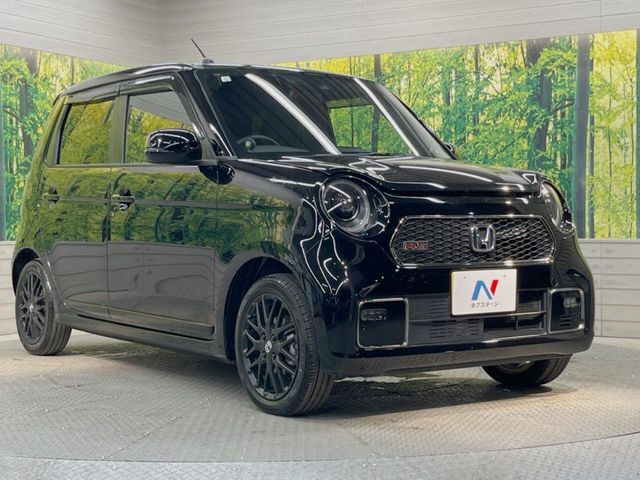 大好評のボディコーティング「弾スプラッシュコート」もご納車までに施工可能。通常のガラスコートと異なる、耐久年数6年の無機質ガラスコーティングが、ボディをキレイな状態に保ってくれます。