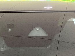 【i-ACTIVESENSE】走行中に前方の車両等を認識し、衝突しそうな時は警報とブレーキで衝突回避と被害軽減をアシスト。より安全にドライブをお楽しみいただけます。