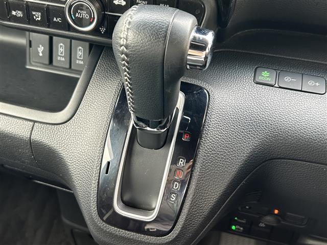 みなさまのお車選びのお手伝いをさせてください！スタッフ一同心よりご来店、お問い合わせをお待ちしております！お問合せは「0078-6002-473811」までお願いします。