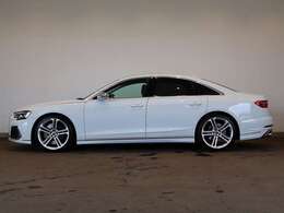 Audi S8/デジタルマトリクスLEDヘッドライト/パノラマサンルーフ/アルミホイール 5ダブルスポークスターデザイン 9Jx21/