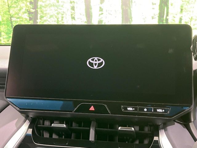 【12.3インチワイドナビ】高級感とインパクトのある大型ワイドナビを装備。各種オーディオ操作はもちろん、横長ワイド画面でのマップ2分割表示など、利便性も高いナビです♪