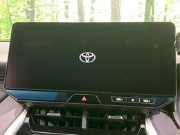 【12.3インチワイドナビ】高級感とインパクトのある大型ワイドナビを装備。各種オーディオ操作はもちろん、横長ワイド画面でのマップ2分割表示など、利便性も高いナビです♪