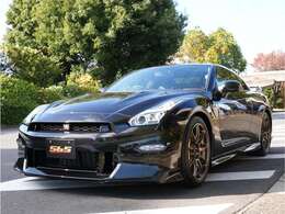 GT-R専門店。R32GT-RからR35GT-Rまで30年以上販売に携わってきた長年の経験からお勧めのGT-Rをご紹介させていただきます。メンテナンスからチューニングまで何でもお任せください。