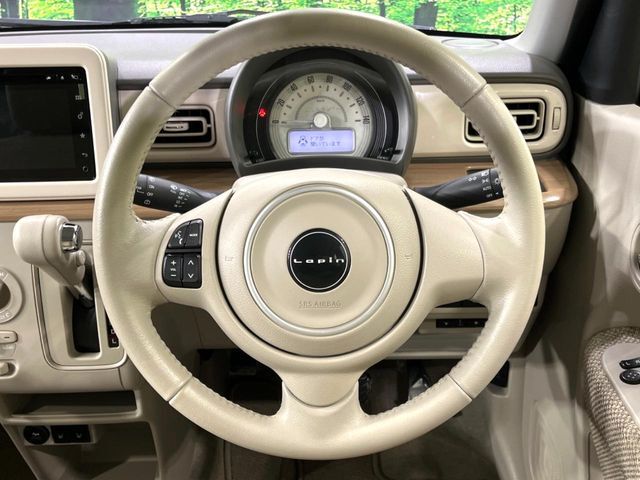 【純正革巻きステアリング】上質な革を使用することで、手にしっかり馴染みとても運転しやすいハンドルです♪