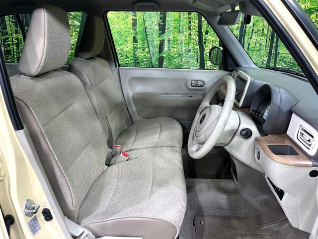 運転席シート廻りは使用感も少なく、良好な状態となっています。丁寧に使われていたことがよくわかりますね。